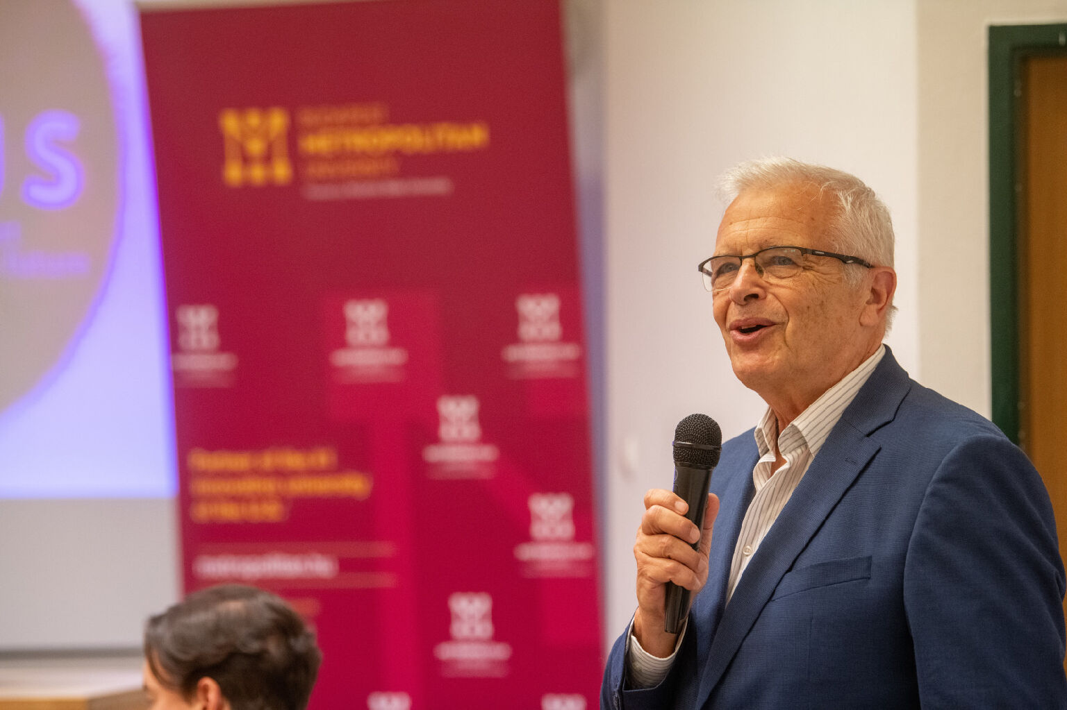 „Érdemes a tudományra nagyobb figyelmet fordítani”